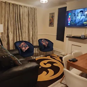 https://2-bedroom-flat-in-cutty-sark-greenwich.cambridgehotelsuk.com